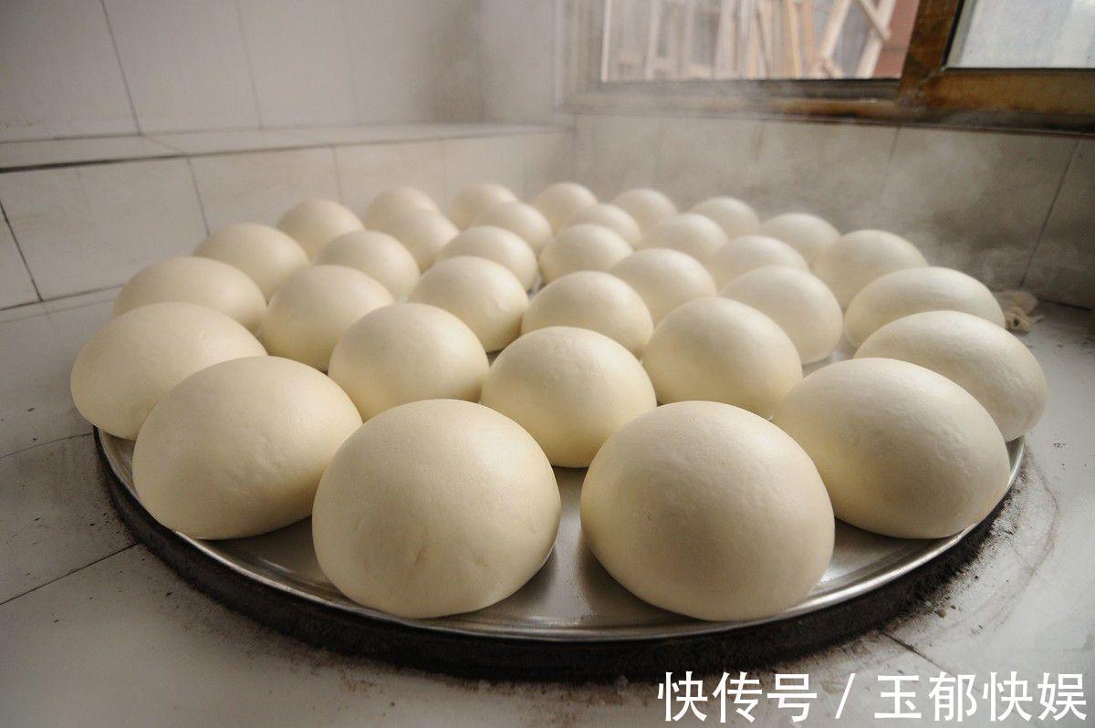 保存馒头，切记不要直接放冰箱，教你一个好办法，放30天仍好吃！