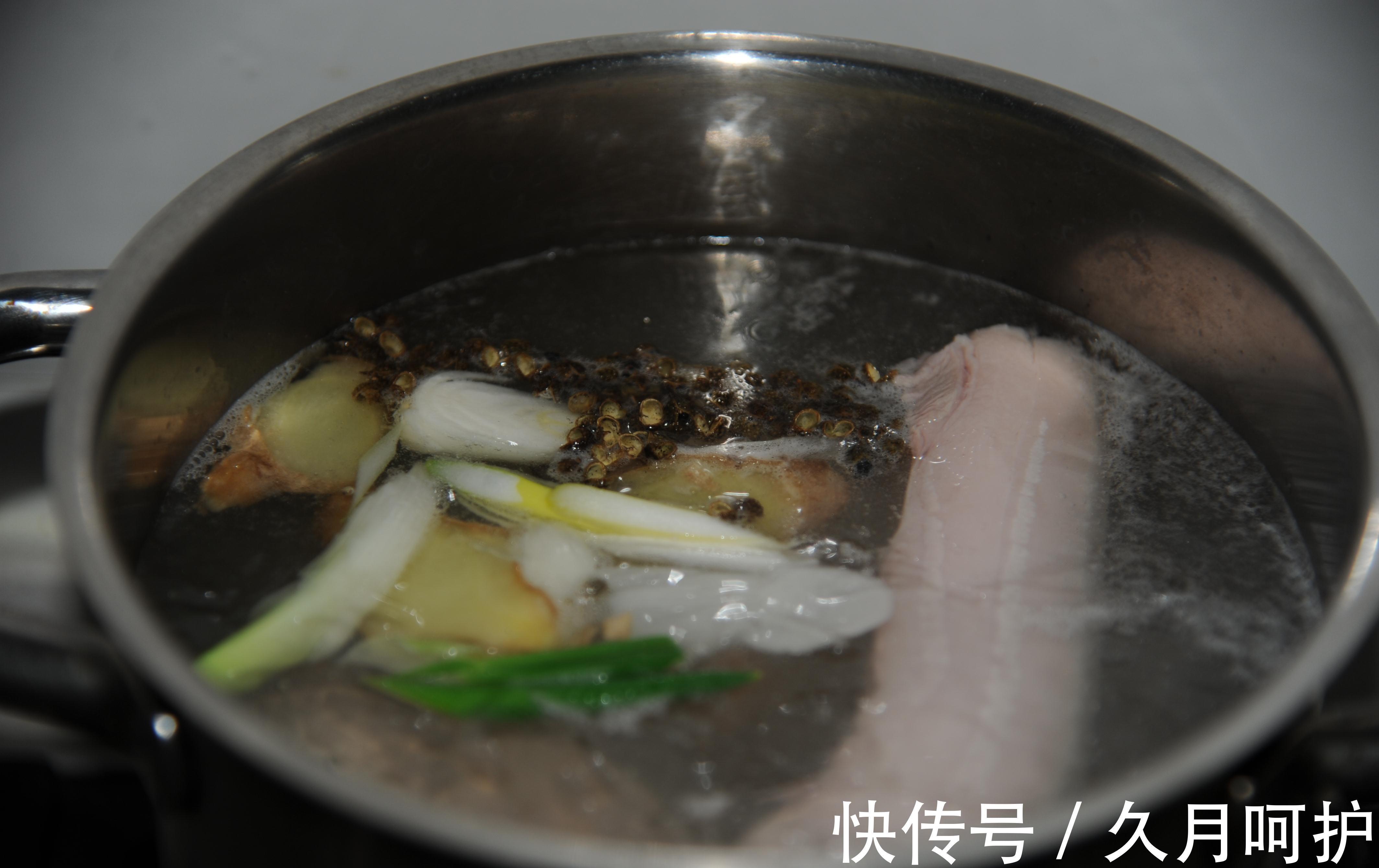 家常回锅五花肉,肥而不腻,解馋下饭,看着就有食欲