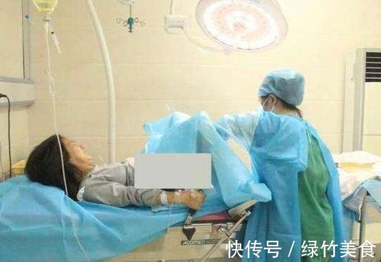 产妇|90后宝妈顺产,突然大喊“什么东西夹到我”,护士得知原因大笑