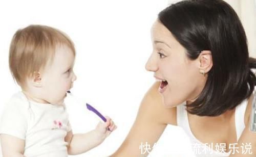 医生|宝宝去幼儿园被说“口臭”,医生从嘴里取出这个,很多孩子都有