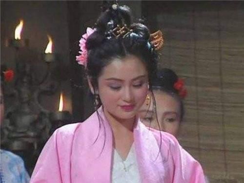 三国下场最悲惨的3个美人,一个被做成肉羹,一个悲愤跳井自尽