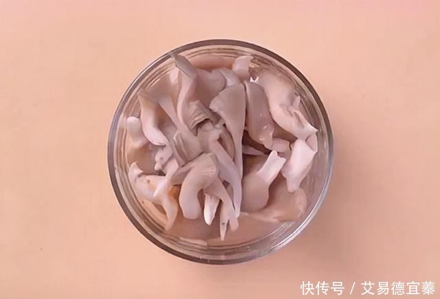 早餐饼|这个早餐饼是女儿的最爱,营养全面,早起15分钟就能搞定