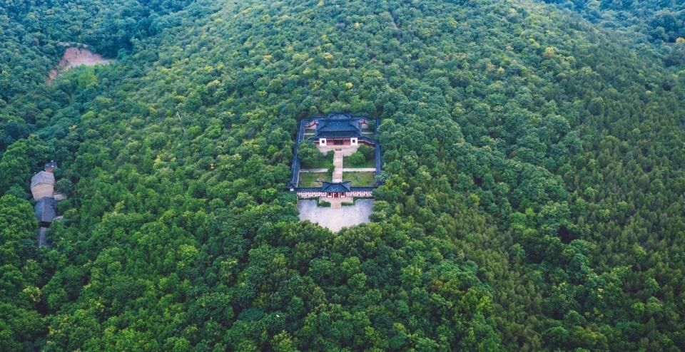 这处|这处道家之场也是天然氧吧，本地人夏日避暑胜地，知道的人不多