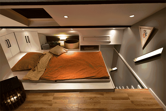 小偷|城里人真会玩,装个隐形门连小偷都找不到在哪,都被急哭了!