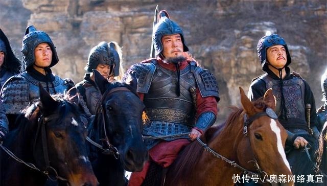 刘备|三国枭雄袁绍,他做了哪些事?让刘备和曹操拍马不及