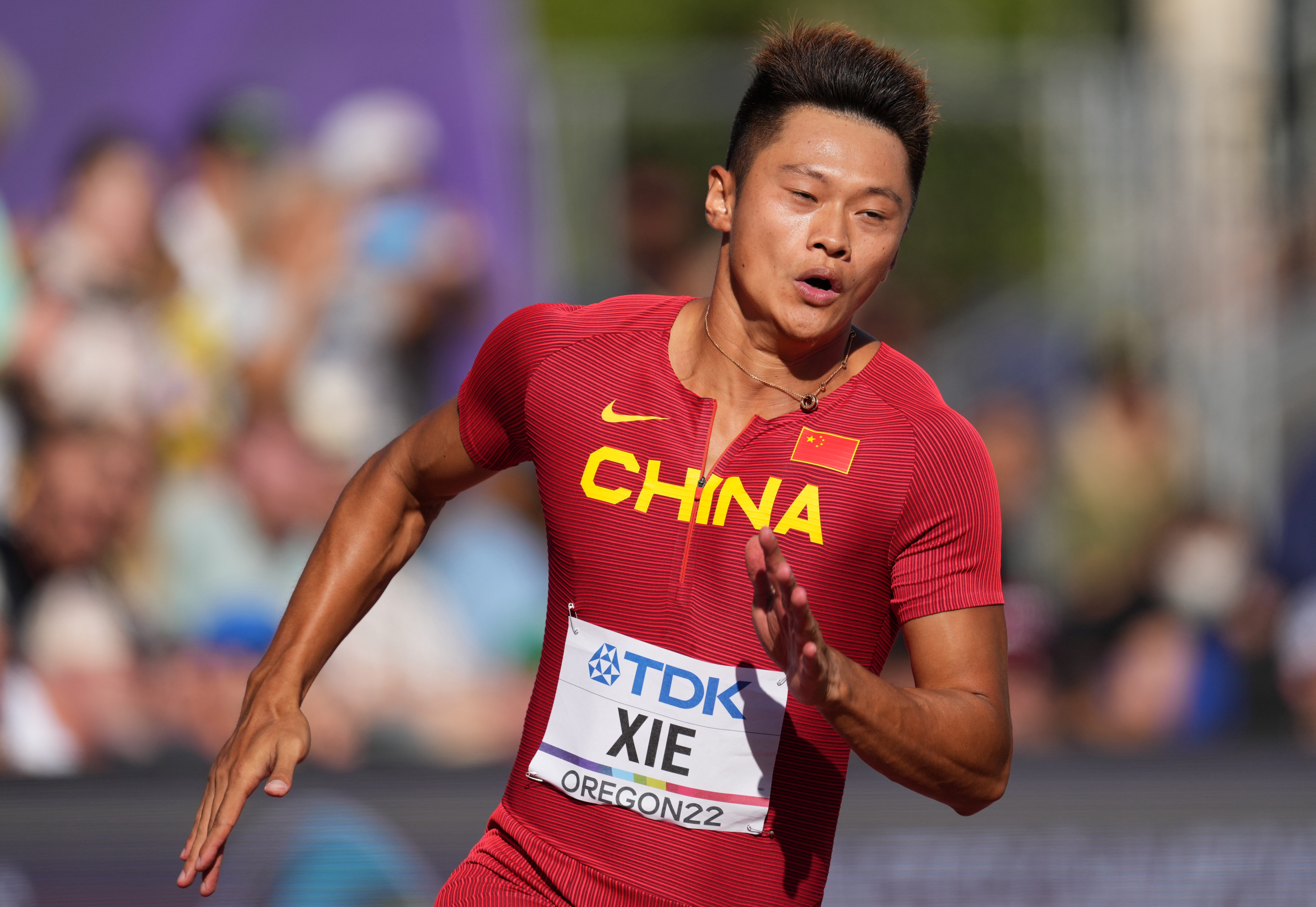 谢震业晋级男子200米半决赛_易看资讯网