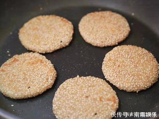 苹果|早餐饼新吃法，加1个苹果，不揉面不发面，简单快速香甜好吃
