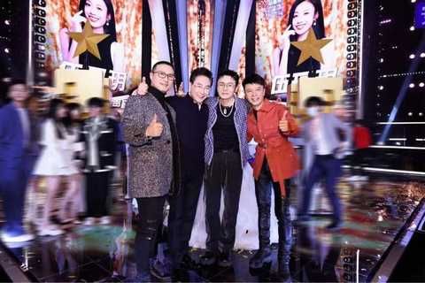 导师|李克勤成好声音冠军导师,其学员伍珂玥夺冠