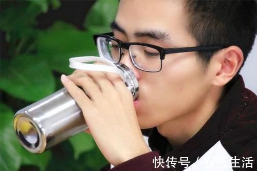 肾脏|喝完水就想上厕所，是肾脏有问题？喝水之后多久排尿才正常？