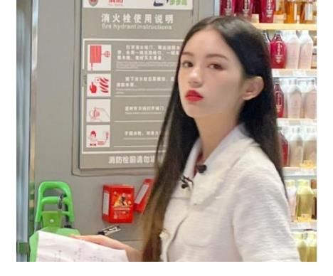 路透|《中餐廳》新路透，周也外出購(gòu)物黑臉，丁真豎食指作何解釋？