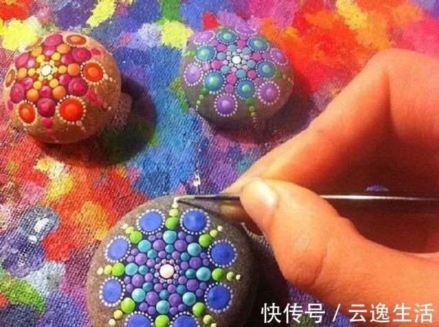 彩纸!捡些石头回家,再也不为手工课作业愁附5个DIY石头彩绘教程