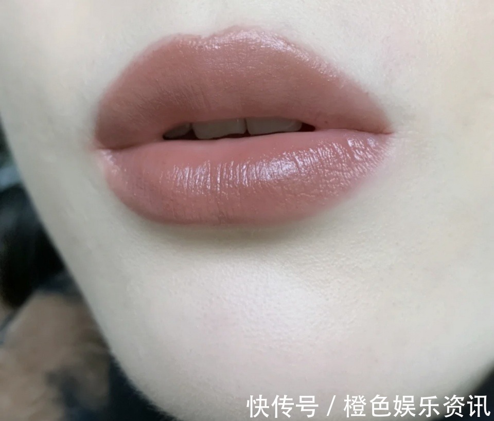 嘴巴 2021显白口红推荐黄皮一定要知道的四支温柔口红色,盲选不会错!