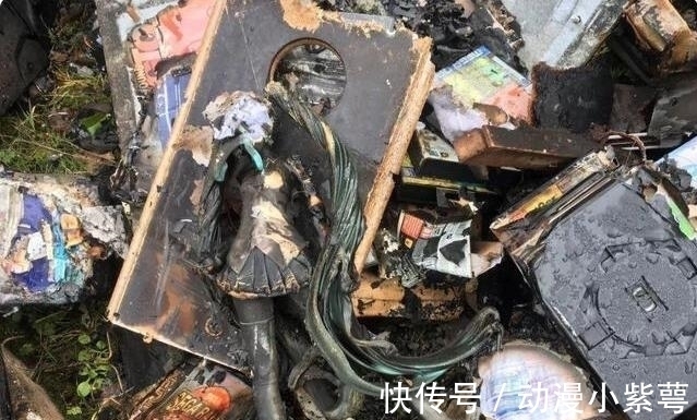 手办|不忍直视的手办结局,妖刀姬洗热水澡,初音未来像“孤儿”