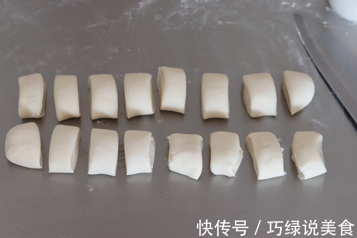 春饼的懒人做法,饼皮劲道薄如纸,卷什么都好吃