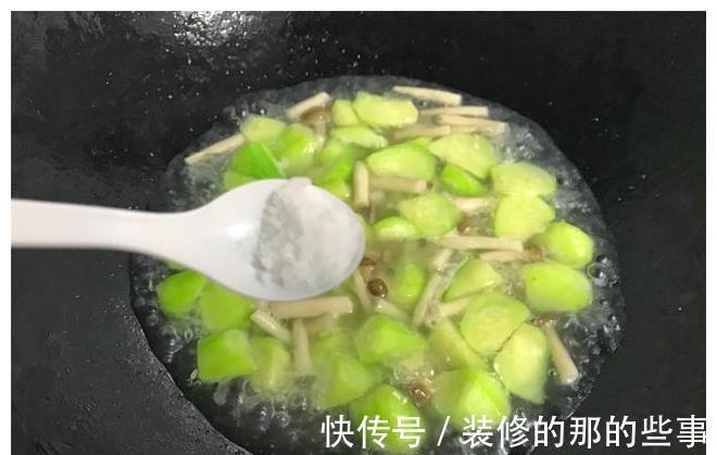 立秋后多喝此汤，去暑气润秋燥，5块钱煮一锅，汤鲜味美又营养