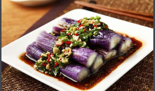 黄花草油酸|茄子是高血脂的发物,医生,想降脂的人,3种素食要少吃