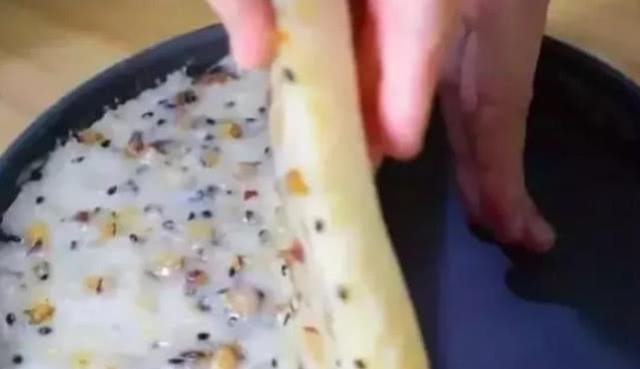 一碗米粉一勺糖，自制香甜可口糯米糕，做法简单，大人孩子吃不够