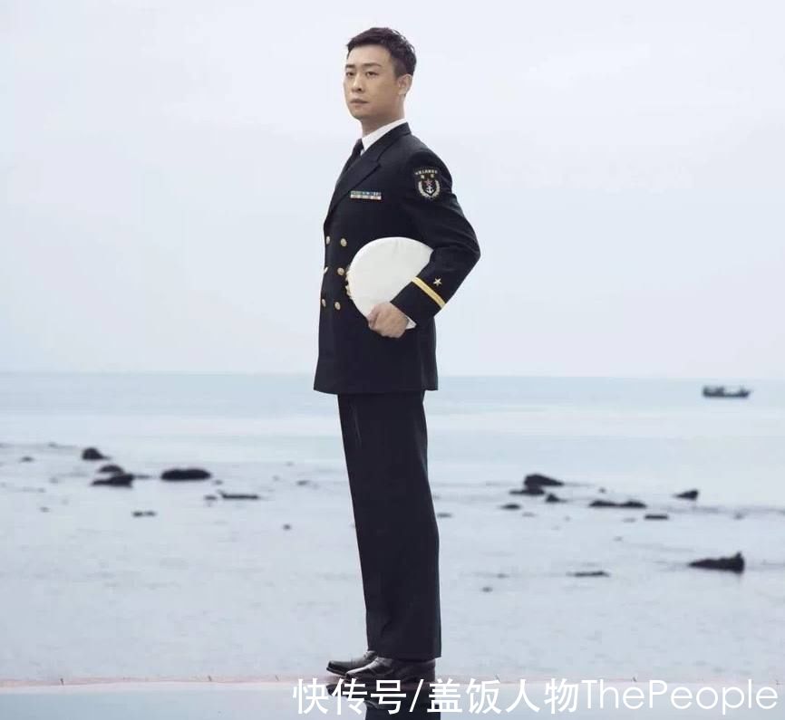 同样是演军人，肖战张译气场强，黄景瑜像小混混，差别在于体态？