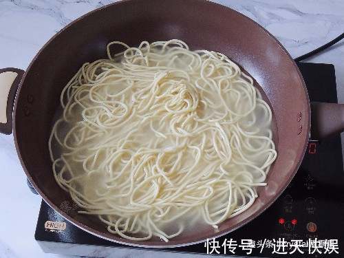 炒面的正确做法，根根分明，好吃不粘锅，连吃一星期都不腻