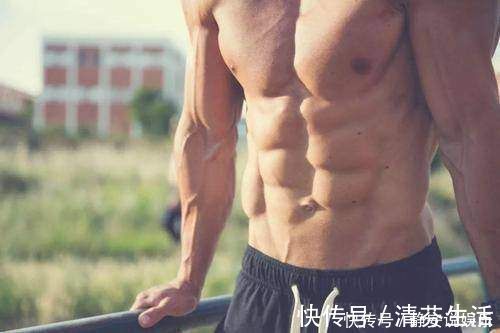 双杠|胸肌练不厚,多做屈臂撑,健身教练很多人的屈臂撑做错了