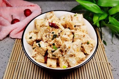 豆腐|夏季吃凉粉不如吃它，买来一掰一焯，无油低脂，简单省时又好吃