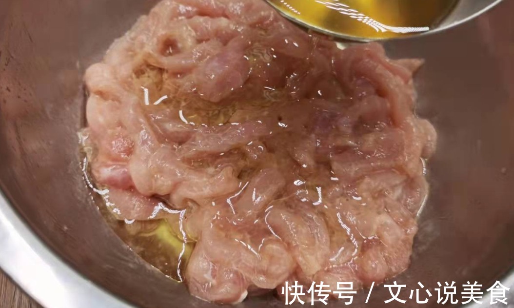 榨菜炒肉丝的经典做法,色香味俱全,这就是干饭人的下饭菜!