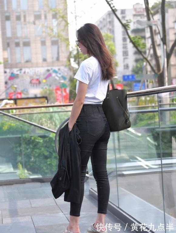 短袖|活力美女太有魅力了,短袖衫配牛仔裤,穿出清爽美丽大方的美