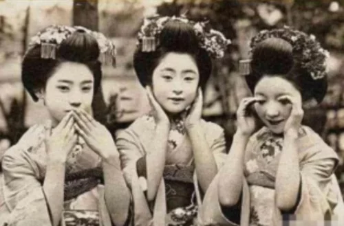 日本投降后，东北11万日本女人嫁给农民后，最终过得如何_图1-2