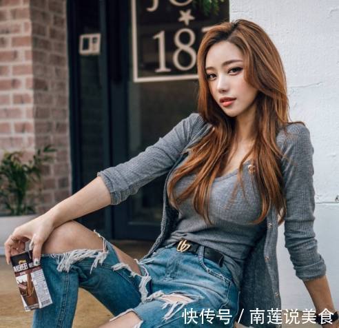 小姐姐 时尚穿搭紧身牛仔裤小姐姐,曲线凹凸有致看着都像女神!