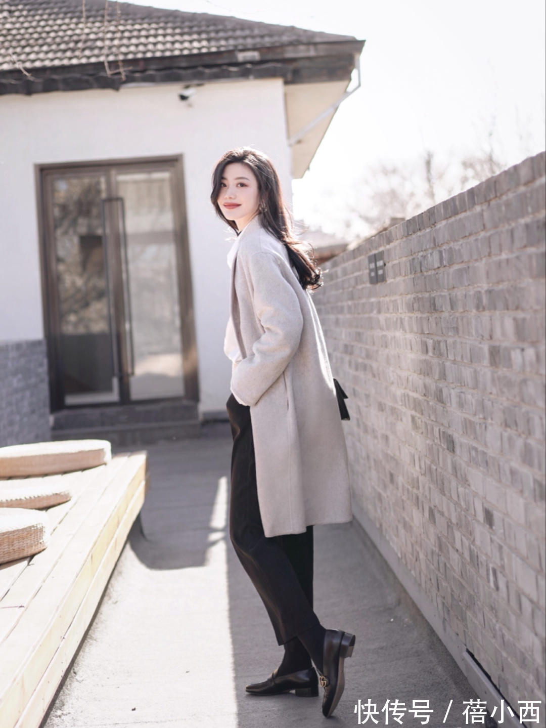 黄黑皮|原来“乐福鞋”才是真香鞋子,借鉴这些搭配,照着穿摆脱路人感