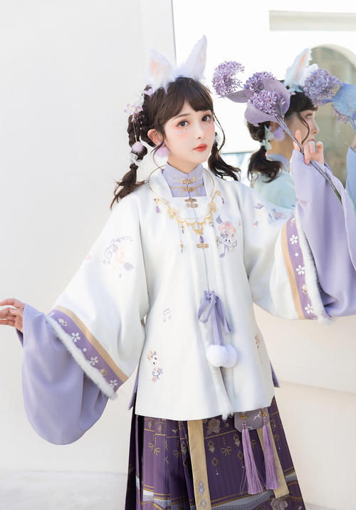 被“芋泥啵啵味”的汉服美到了，梦幻又精致，谁穿谁可爱