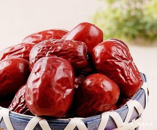 细纹|红枣加一宝泡水喝，睡眠好了，细纹和色斑淡了，肤色也越来越透亮