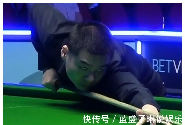 英锦赛|令人欣喜,4-0爆大冷,中国斯诺克00后淘汰TOP16,霍师!