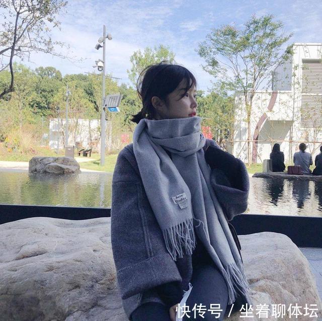 喷雾|年末聚会大家都披头散发就没意思了!这几款秋冬长发的发型才够美