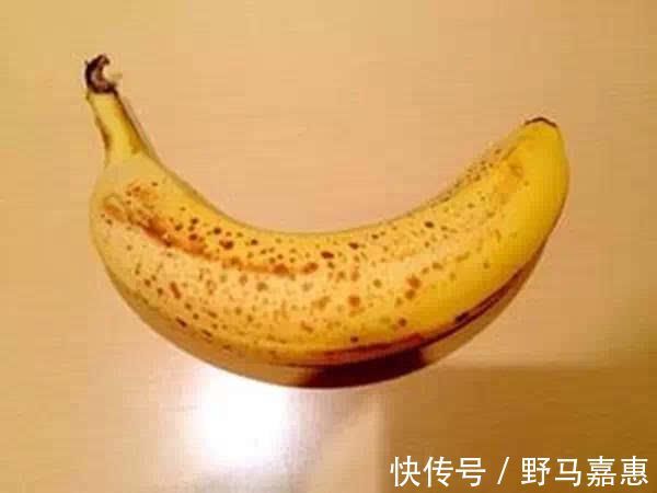 香蕉上出现了黑色的斑点, 还能吃吗 听听营养专家给出的回答!