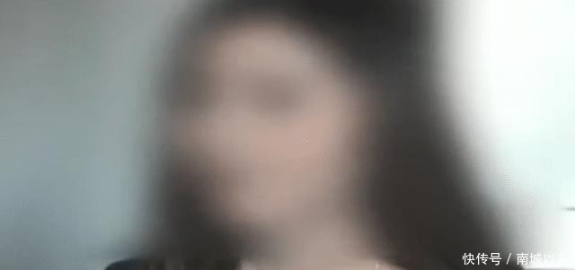 美女做激光脱毛，过程中闻到一股焦味，两天后一看手臂，女孩懵了