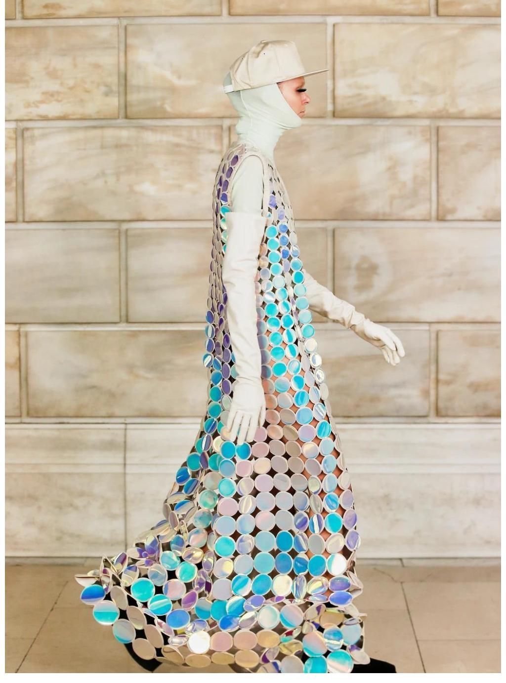 快节奏|快看！那个人好怪哦！没有啊，我觉得蛮有个性的啊！哈哈