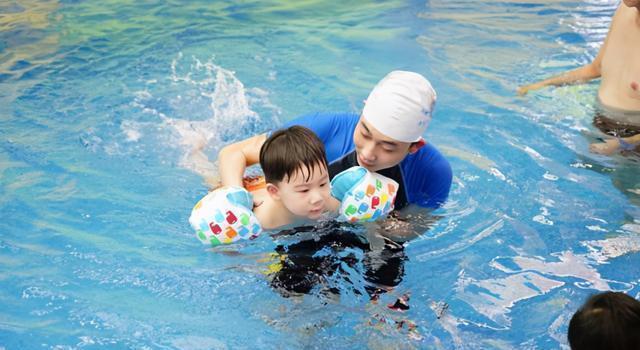 家长|这2种运动,孩子过早接触反而耽误身体发育妈妈别大意