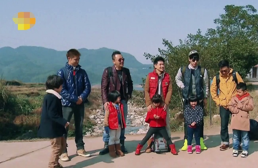 頒獎典禮|張亮的毀滅史:從“好爸爸”到“無人問津”,他哪步走錯了?