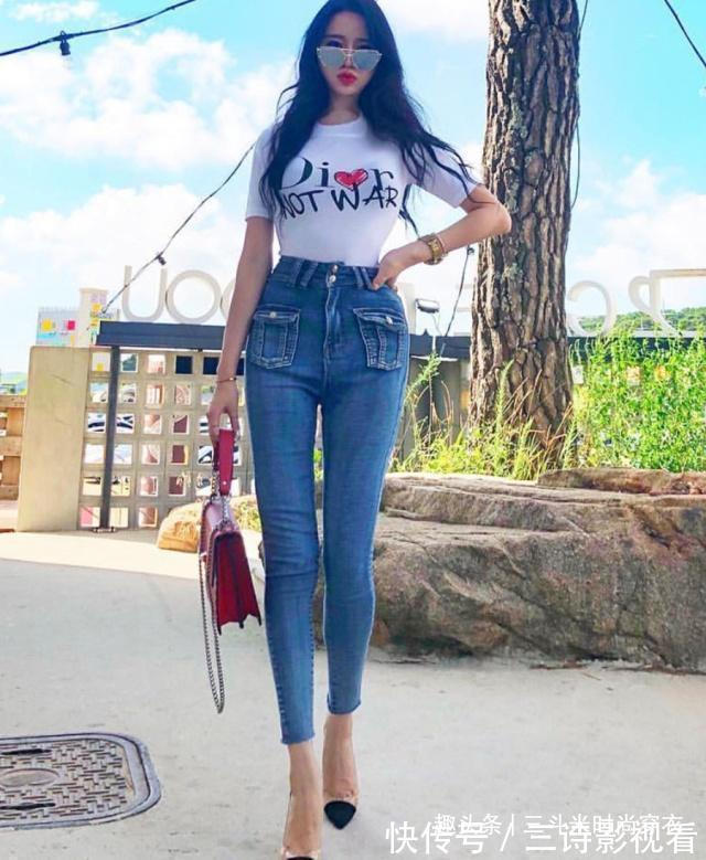 魅力 气质女神穿牛仔裤,优雅柔美魅力迷人,时尚的穿搭让人羡慕!