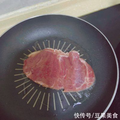 只要掌握好比例，牛排就能一次成功