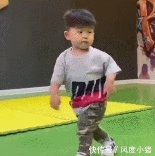 孩子|萌娃穿尿不湿跳街舞,高难度动作帅“炸”,网友乘风破浪的宝宝