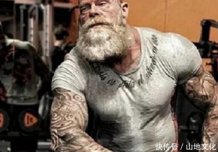 荷兰|坚持锻炼36年那位全身都是纹身的荷兰60岁“潮老头”,如今成这副模样