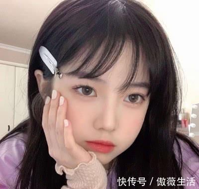 鼻梁|初中女生常做这“3动作”,鼻子“越变越精致”,校花都甘拜下风