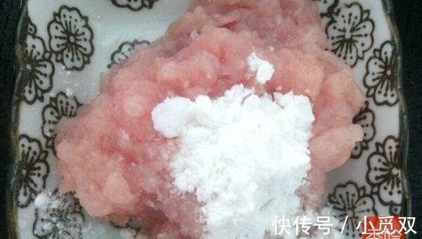 鸡蛋蒸豆腐|两个鸡蛋放进豆腐里蒸一蒸, 5分钟后, 不爱吃鸡蛋的孩子吃的特开心!