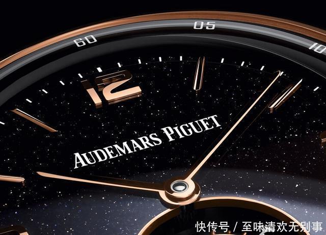 CODE 1159飞行陀飞轮,以砂金石碎片搭珐琅,呈现星空面盘