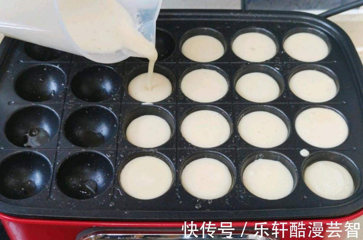 火爆大街的章鱼小丸子，自己在家动手也可以做成，轻松又简单