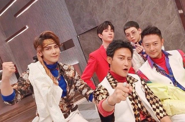 郑爽行为太可爱,被调侃一个人像一个后援团,可惜已退出节目