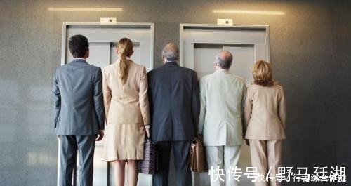 四户|为什么很多人都吐槽两梯四户两梯四户选中间户还是边户!