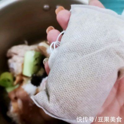 卤猪棒骨好吃下饭的小秘诀，快快学起来